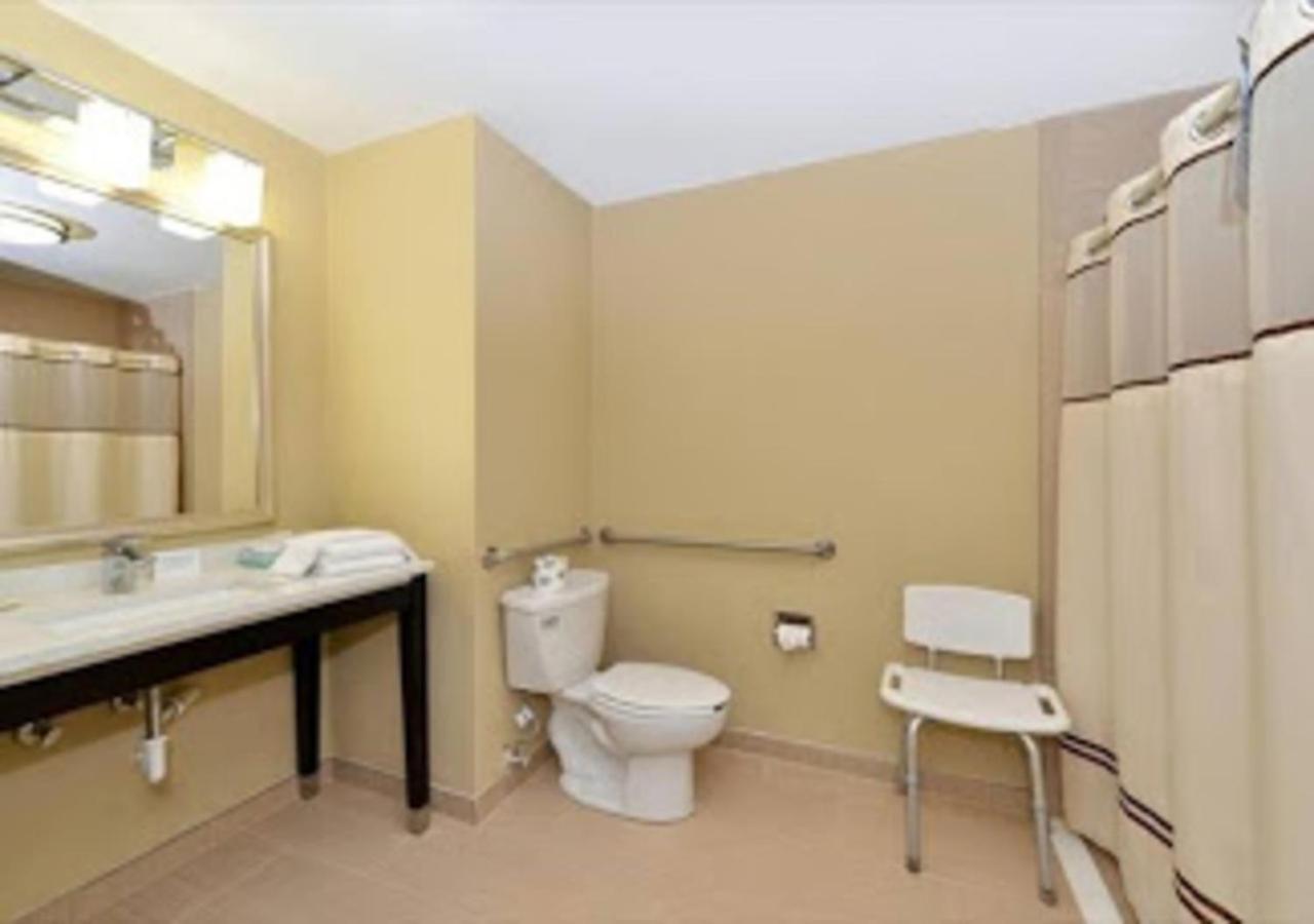 Quality Suites Nashville Airport Exterior foto