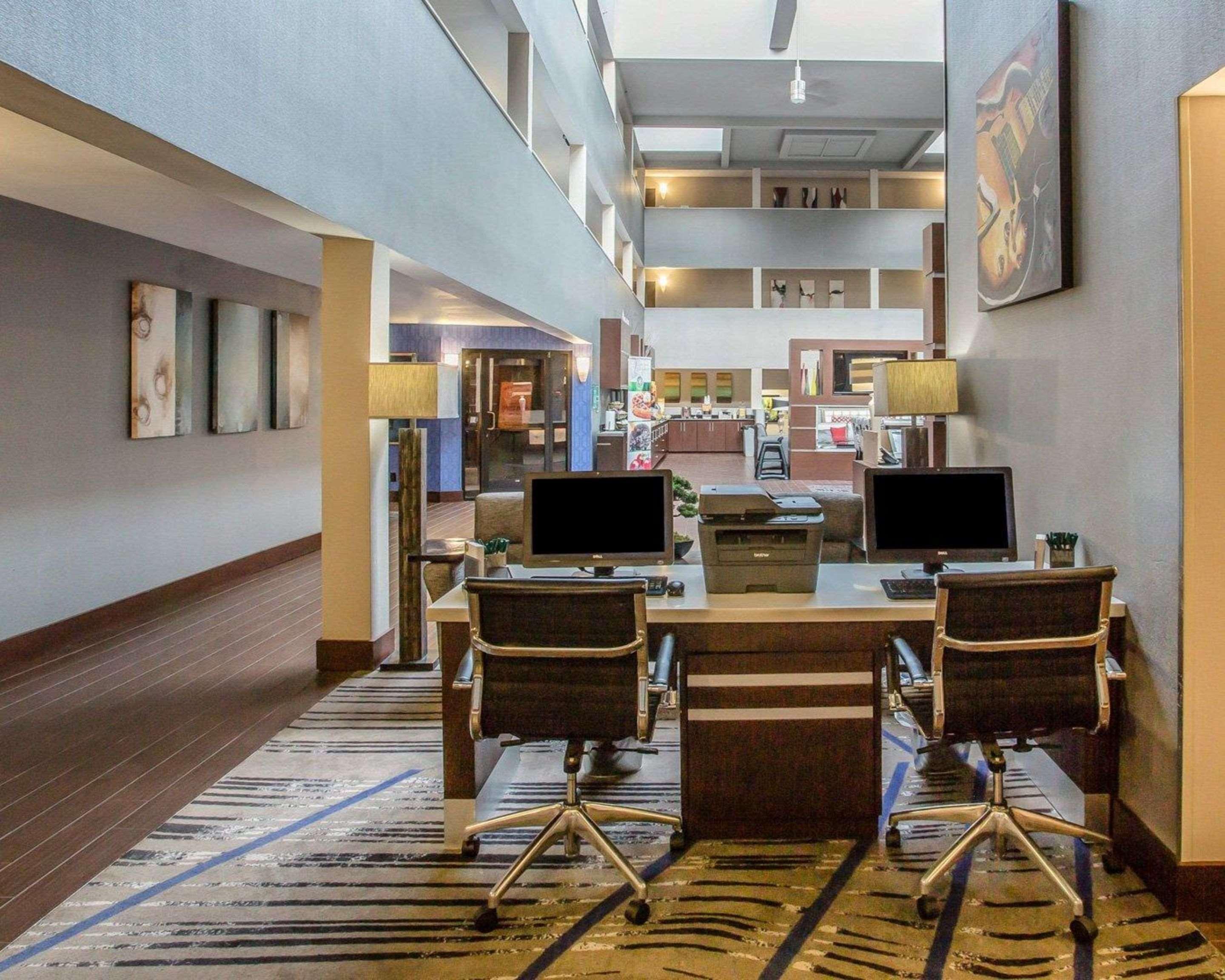Quality Suites Nashville Airport Exterior foto